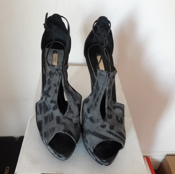 Report heels - Picture 3 of 5